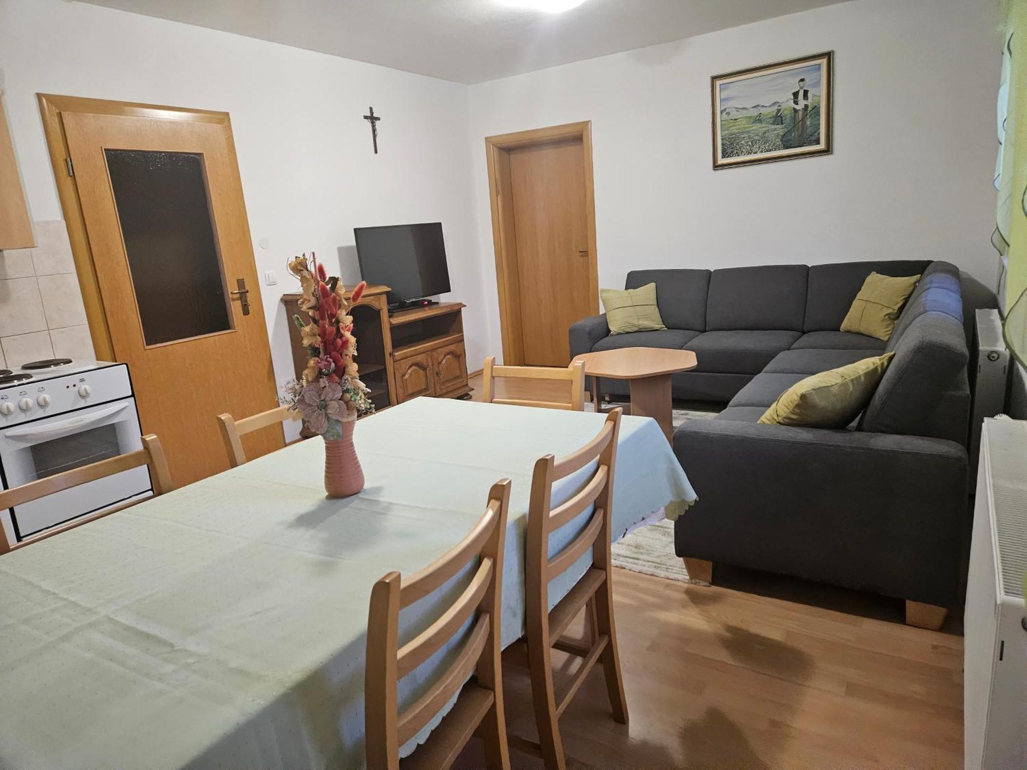 Apartament Apartman M. Rados Kupres  Zewnętrze zdjęcie